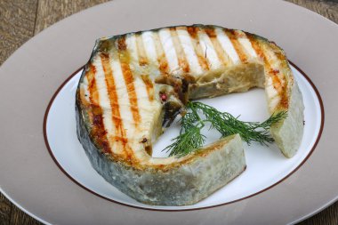 Izgara strugeon biftek