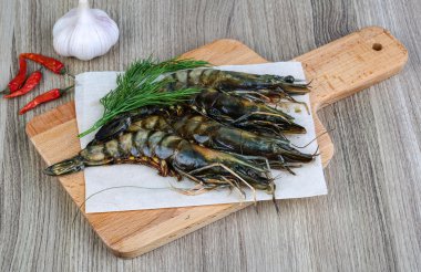 Çiğ kaplan karidesi