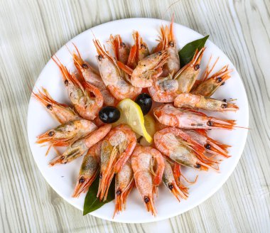 Haşlanmış karides snack