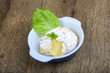 kavrulmuş camembert peyniri