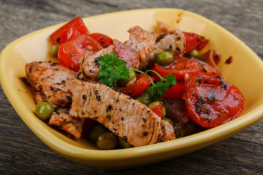 Kızarmış hindi karıştırın