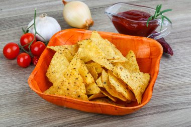Domates soslu cips cips