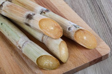 Olgun şeker çubukları