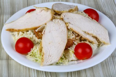 lezzetli Sezar salatası