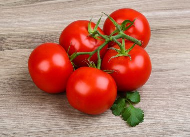 Kırmızı parlak domates