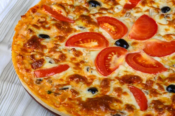 Italiensk hemgjord pizza — Stockfoto