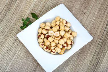 Kabın içinde olgunlaşmış fındık