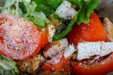 lezzetli Sezar salatası