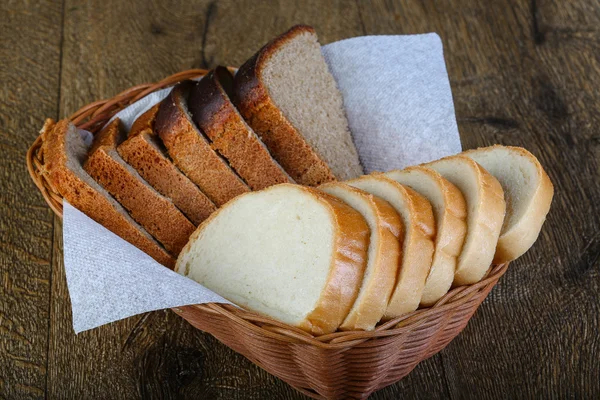 Sliced bread in the basked — Stock Photo, Image