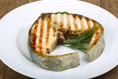 Izgara strugeon biftek