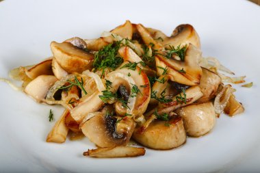 Lezzetli kavrulmuş mantar