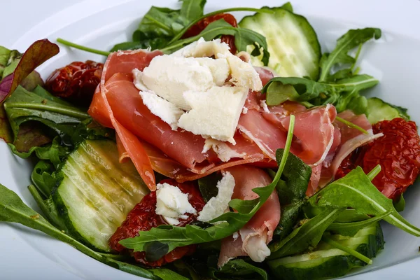 Läckra Prosciutto sallad — Stockfoto