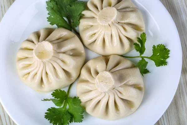 Kaukasiska stora dumplings — Stockfoto