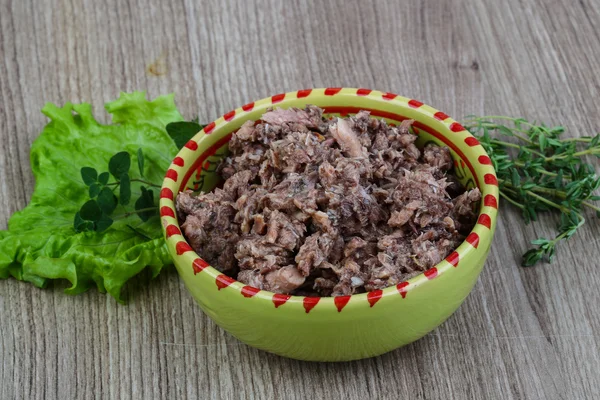 Консервированное мясо тунца — стоковое фото