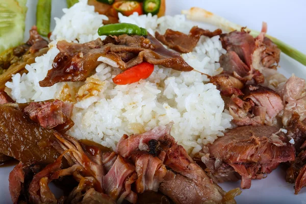 Daging Babi lezat dengan nasi. — Stok Foto