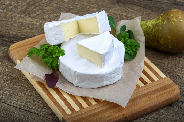 Delicioso queijo camembert — Fotografia de Stock