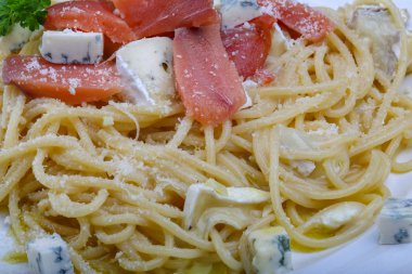 somon ile lezzetli makarna