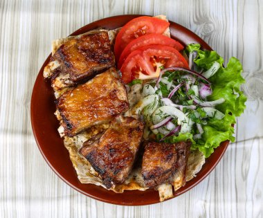 Barbekü kuzu kaburga