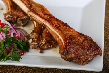 Sıcak sulu ızgara kuzu