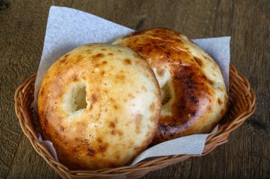 Geleneksel Özbek ekmek