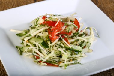 Salat lahana ve cucmber ile