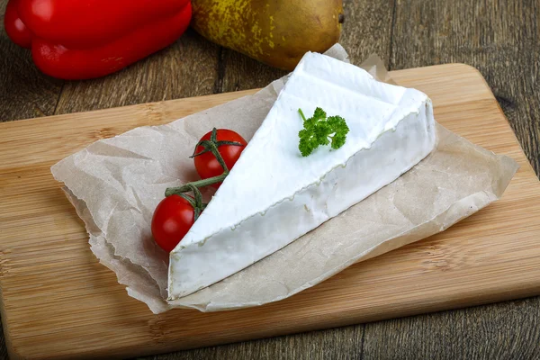 Köstlicher Brie-Käse — Stockfoto