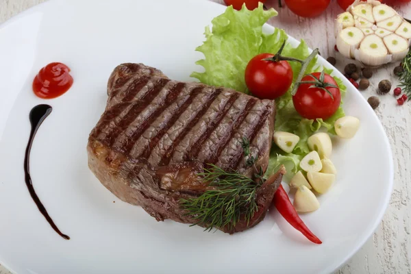 Gegrilde ribeye biefstuk — Stockfoto