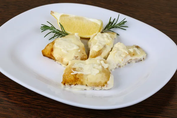 Baked perch in cream — Stock Photo, Image