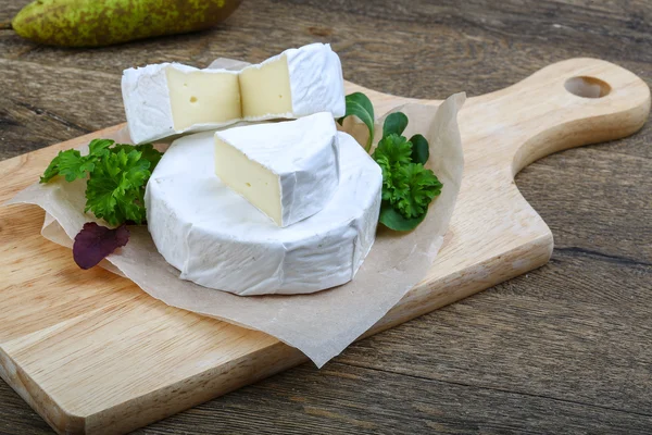 Lahodný sýr camembert — Stock fotografie