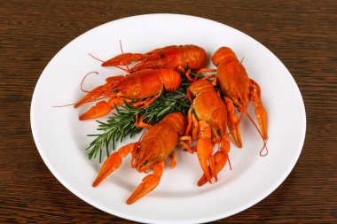 Rosemary ile haşlanmış kerevit