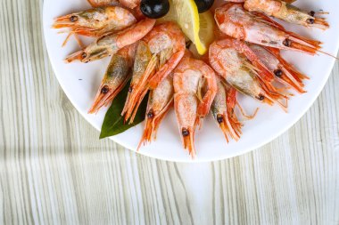 Haşlanmış karides snack