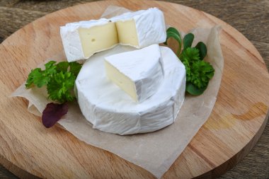 lezzetli camembert peyniri