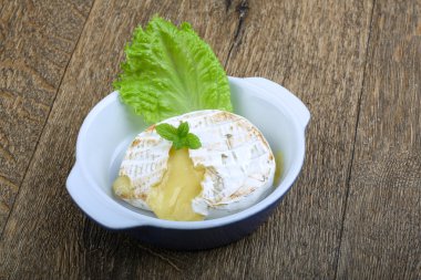 kavrulmuş camembert peyniri