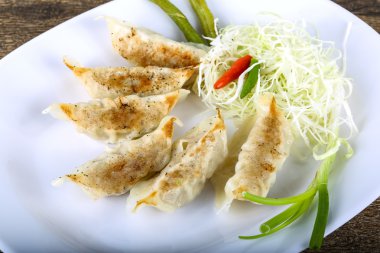 Otlar ile Japon köfte