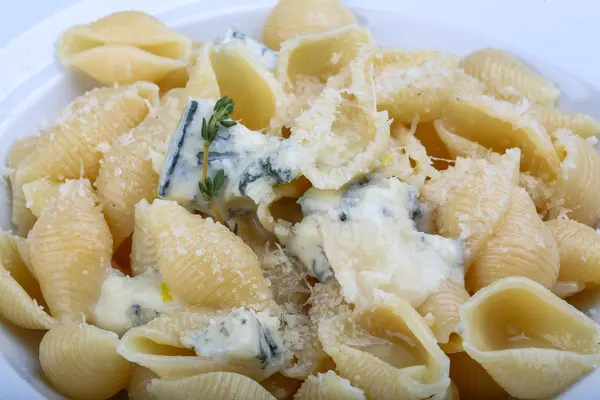 Pastas cremosas con queso — Foto de Stock