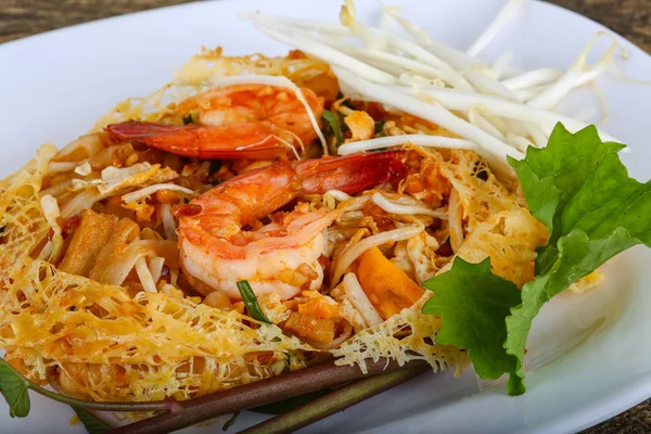 Almohadilla tailandesa con camarones —  Fotos de Stock
