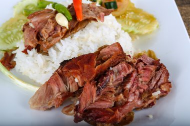 Pirinç lezzetli domuz eti