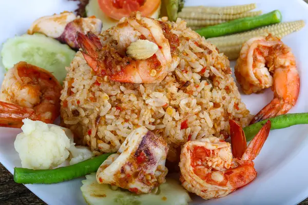 Arroz frito com frutos do mar — Fotografia de Stock