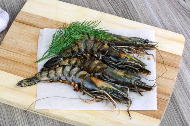 Çiğ kaplan karidesi