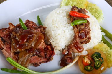 Pirinç lezzetli domuz eti