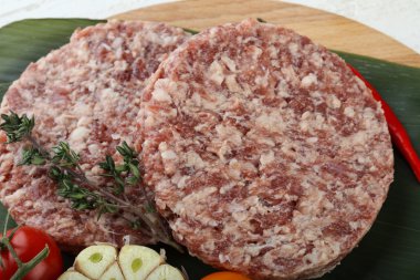 Ham sığır eti merle burger