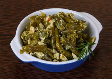 Yumurta ile kızartma yeşil fasulye