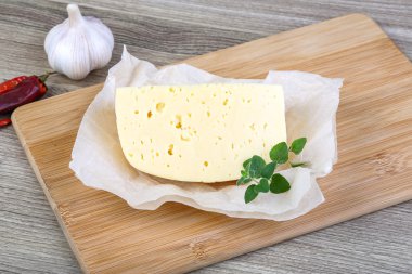 Yuvarlak peynir parçası