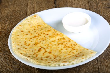 Özbek pasta otlar ile