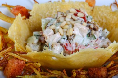 lezzetli Tavuk salatası