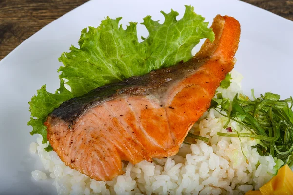 Bife de salmão assado — Fotografia de Stock