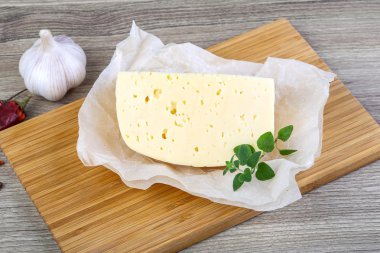 Yuvarlak peynir parçası