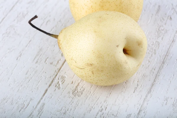 Two juicy Chinese pears — Stock Photo, Image