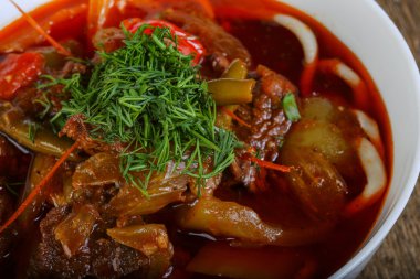 Özbek şehriye çorbası