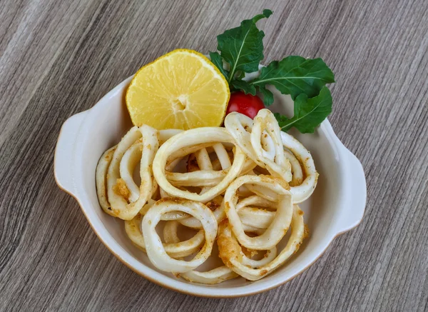 Smažené chobotnice s citrónem — Stock fotografie